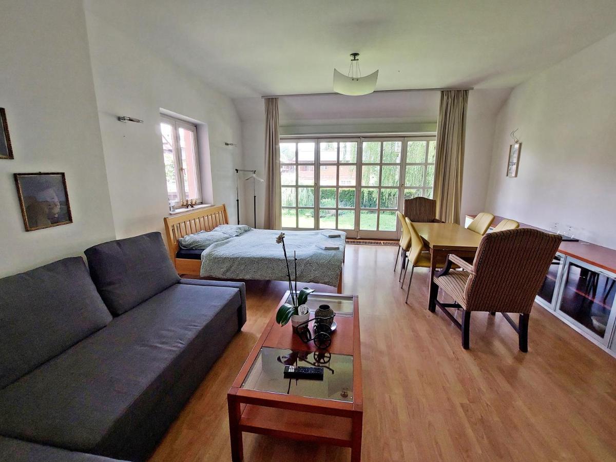 R24, Rose House Guest house